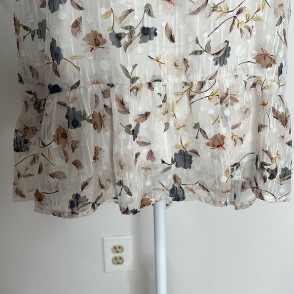 EUC BaeVely Floral Ruffle Blouse Size Medium - Picture 2 of 15